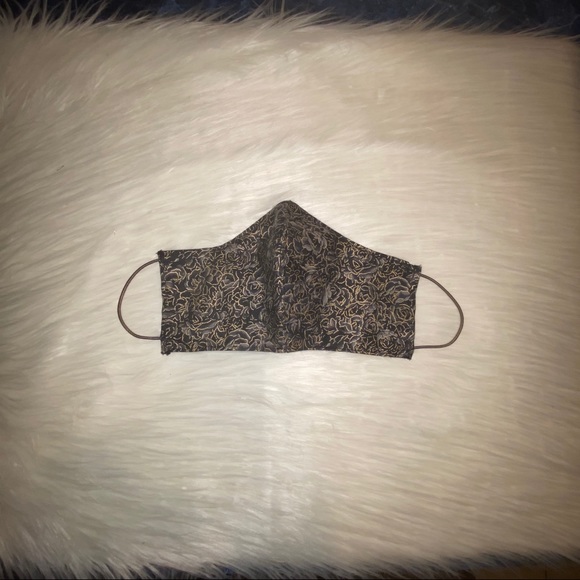 Face Mask Covers with Filter Pocket Black and Gold - Picture 2 of 2